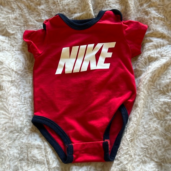 3 Nike Onesies - Picture 4 of 4